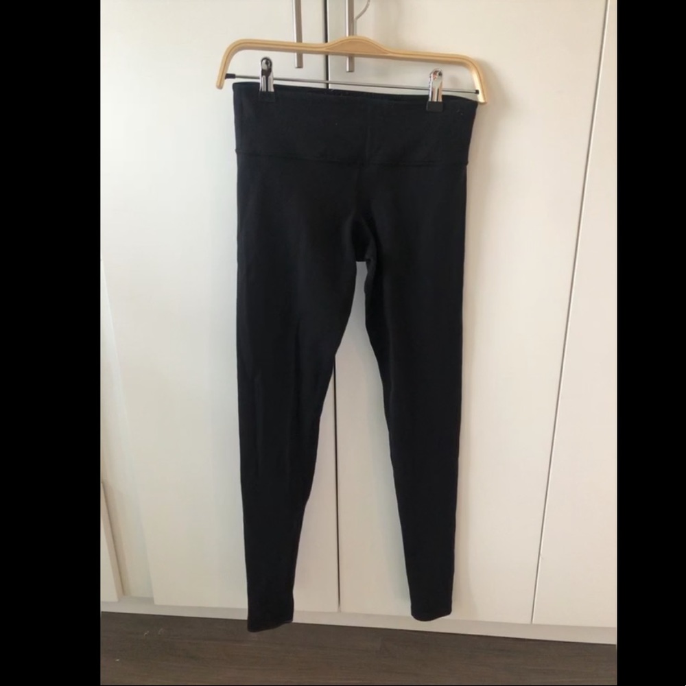 Lululemon Black Wunder Under Leggings, Size 6 (31” Length)